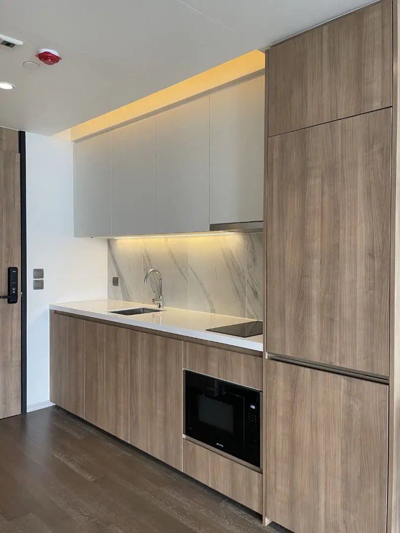 Muniq Sukhumvit 23: unit, view 2