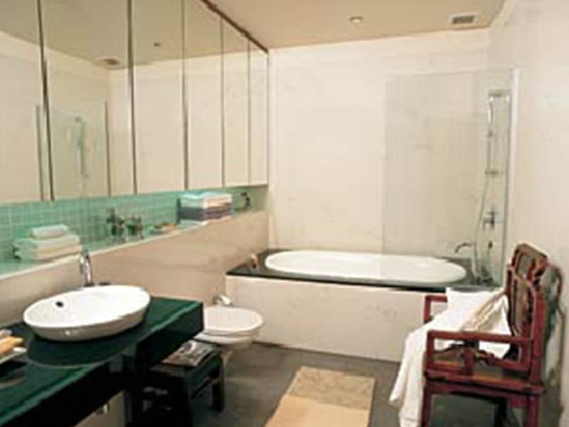 The Lakes Bangkok developer-published show residence bathroom