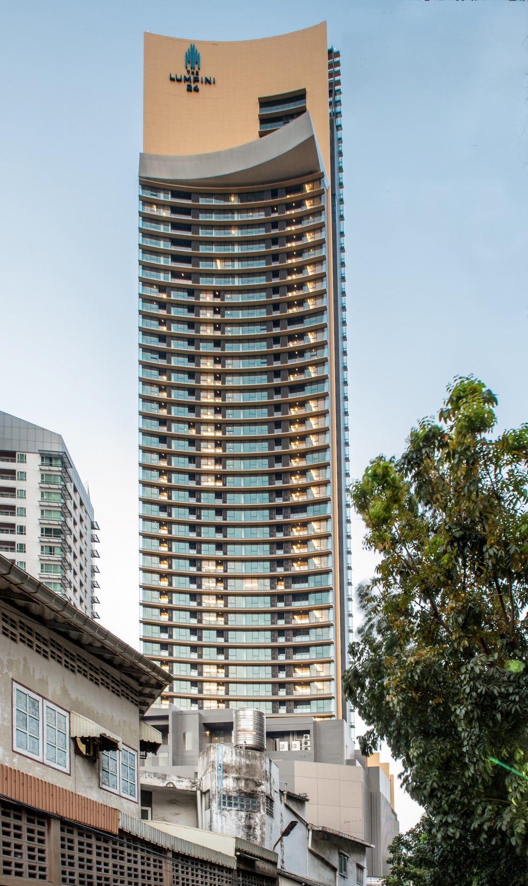 The Lumpini 24 tower seen from Sukhumvit 24
