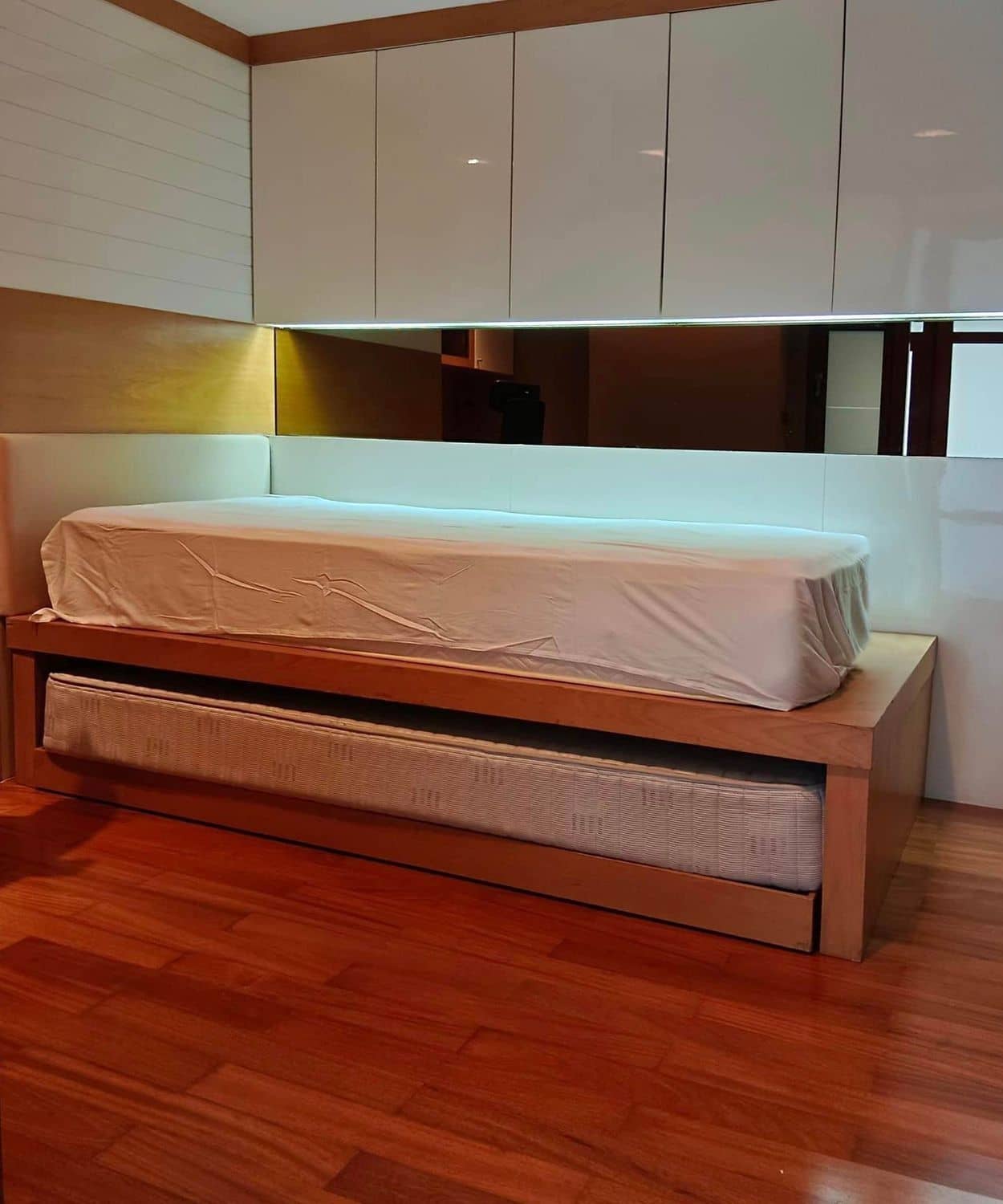 Regent Royal Place 1 Condominium: bedroom