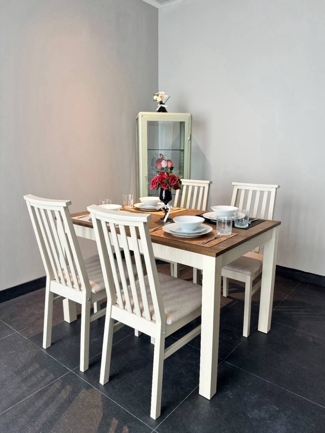 Tait Sathorn 12: living room