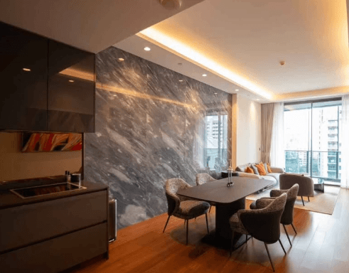 The Estelle Phrom Phong: living room