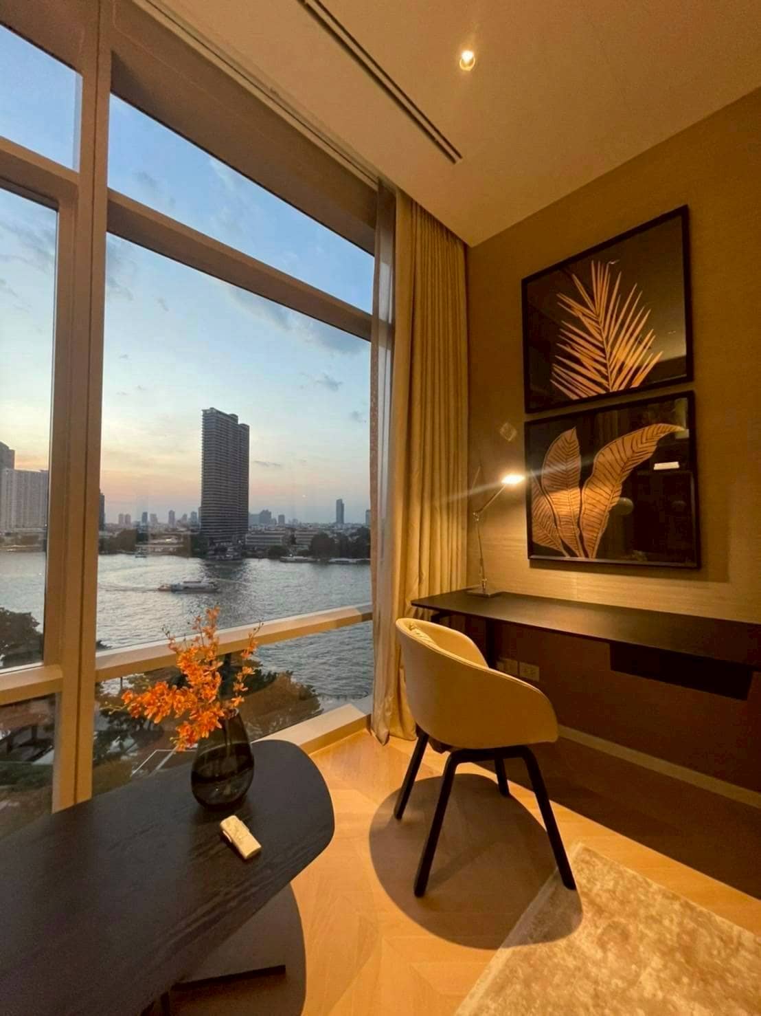 Four Seasons Private Residences Bangkok: study