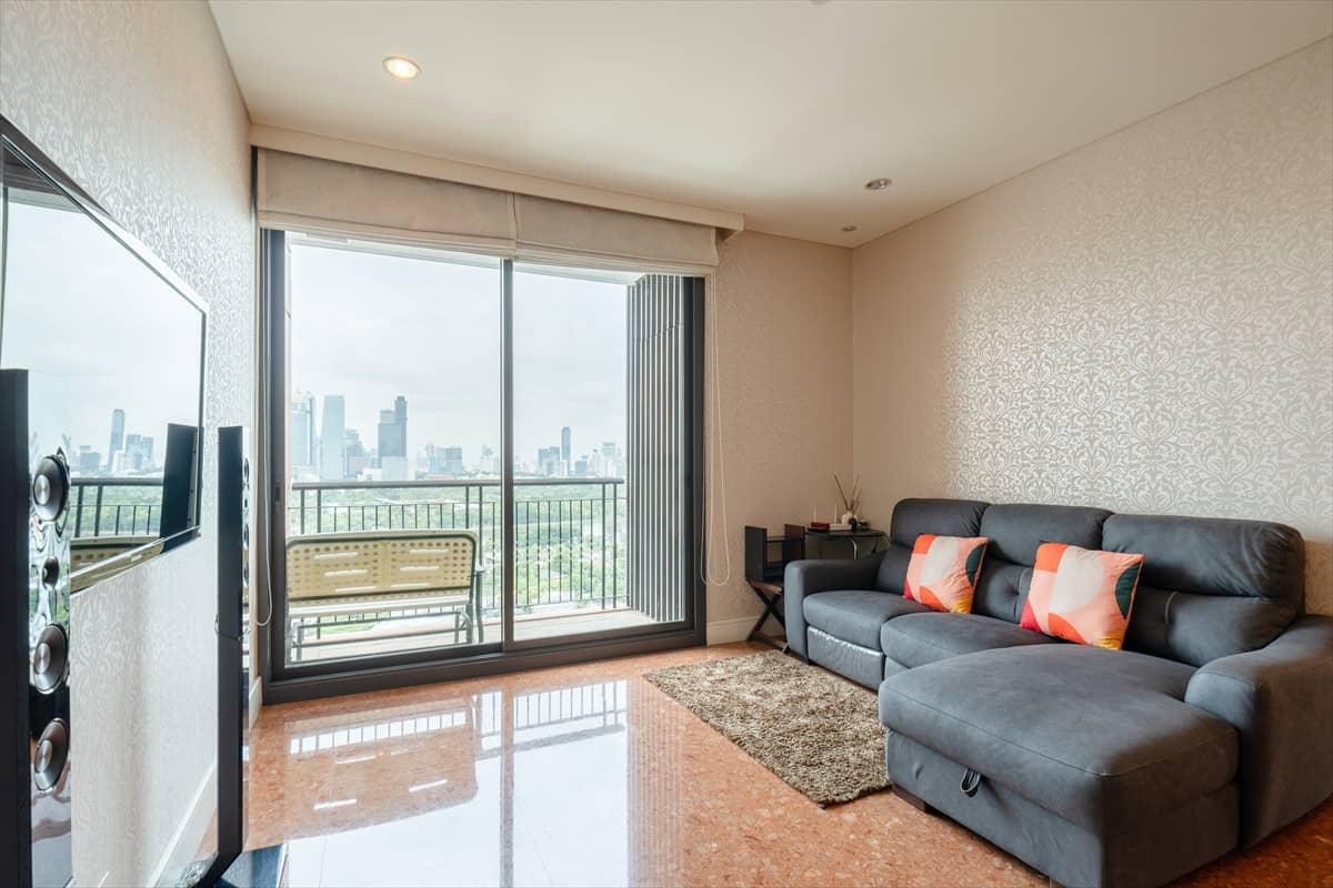 Aguston Sukhumvit 22: living room