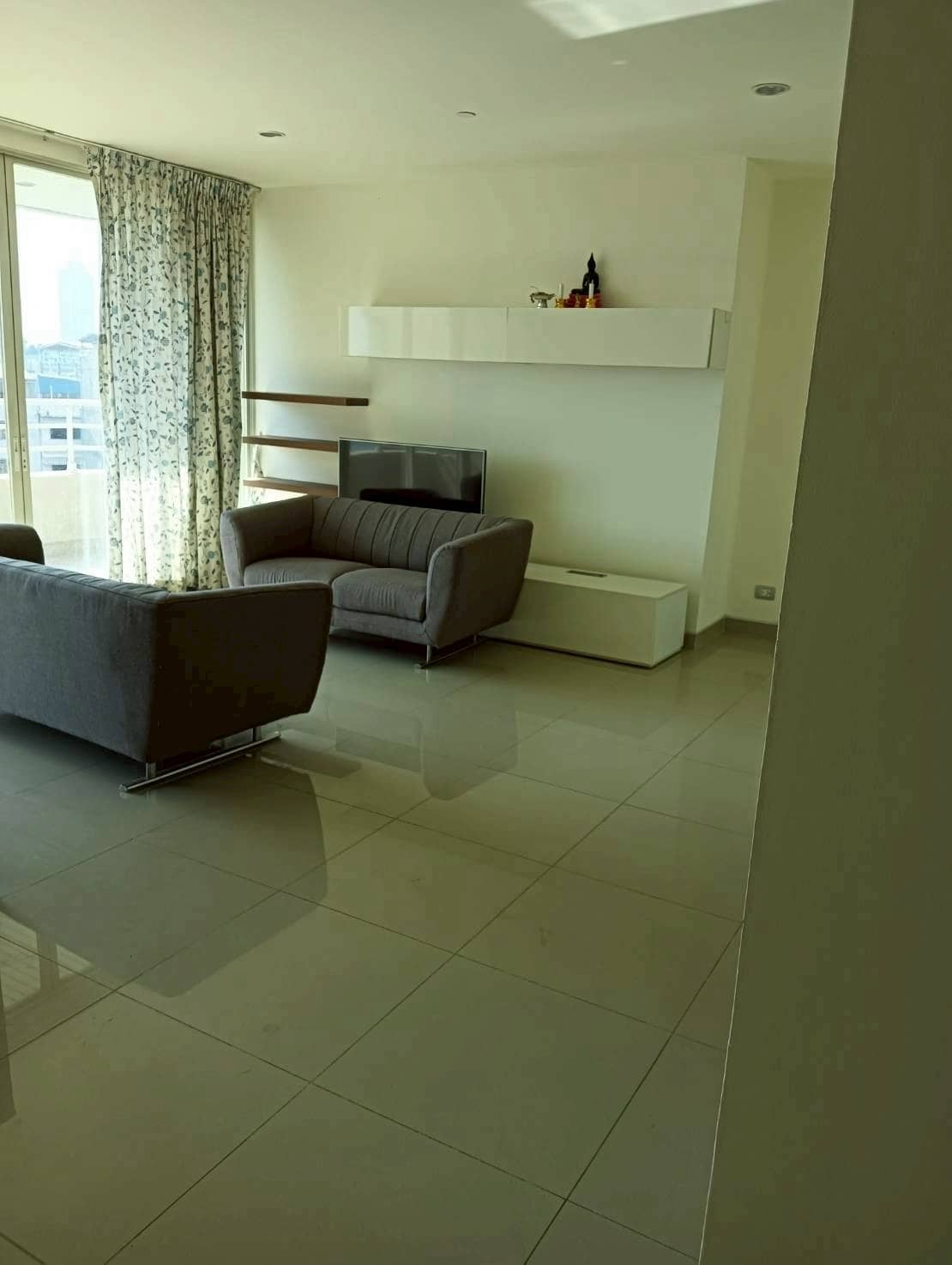 Watermark Chaophraya, living room published on the PropertyScout card