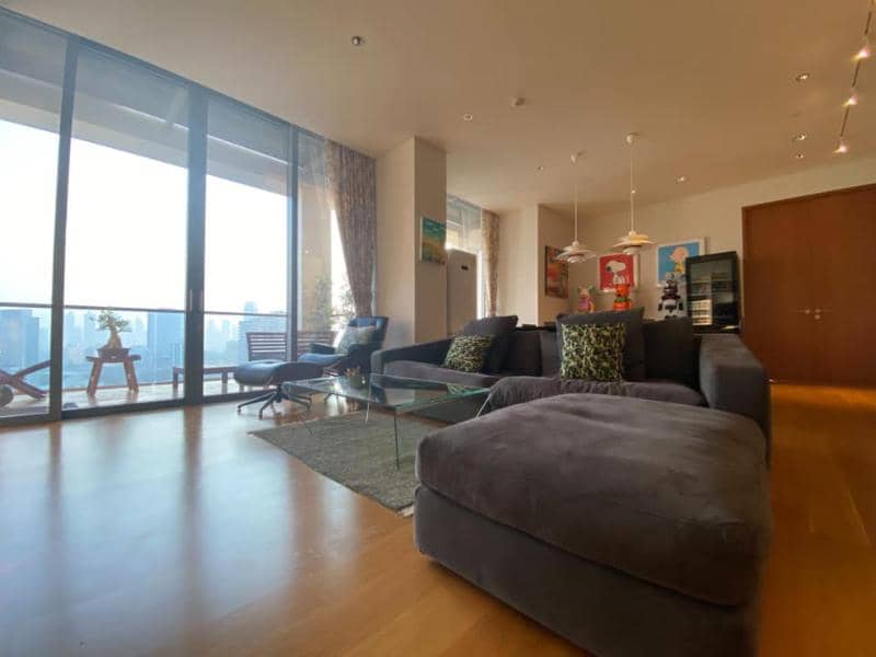 The Sukhothai Residences: living room, view 2