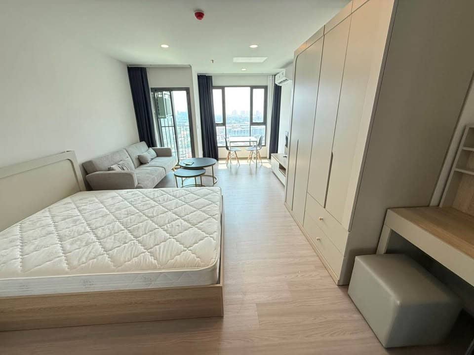 Aspire Sukhumvit-Rama 4, living room published on the PropertyScout card