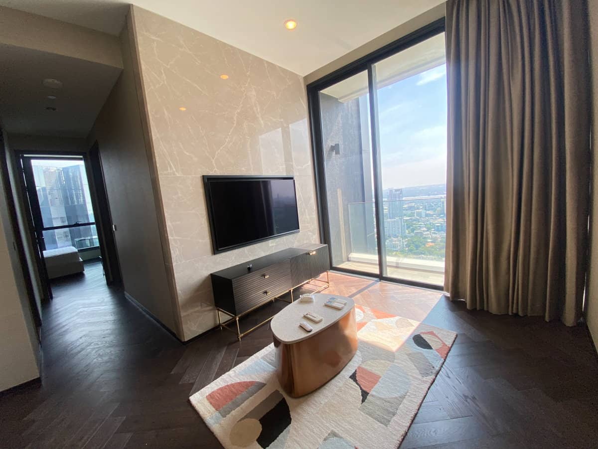 The Esse Sukhumvit 36, living room published on the PropertyScout card