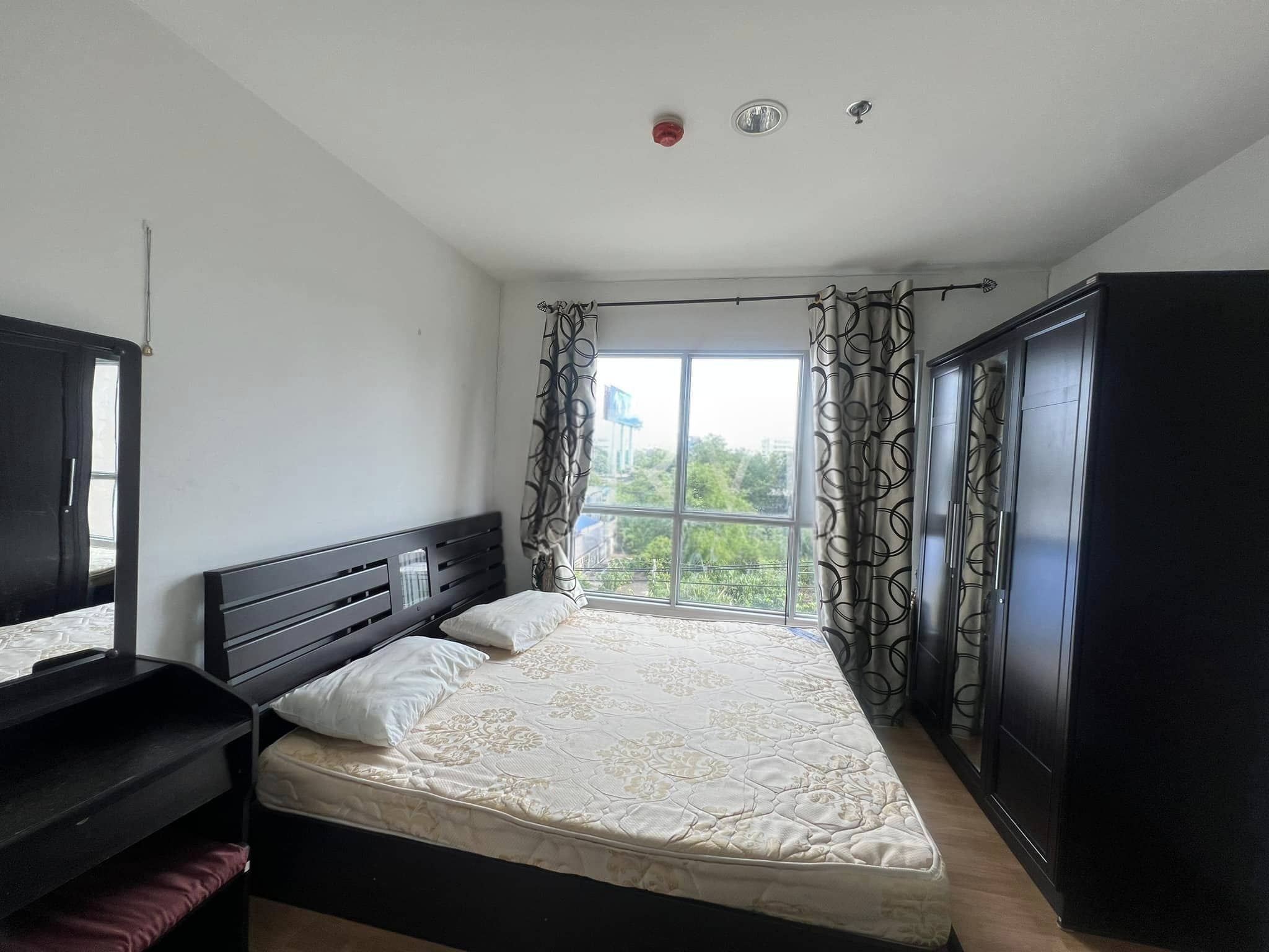 Ashton Silom, bedroom published with the listing