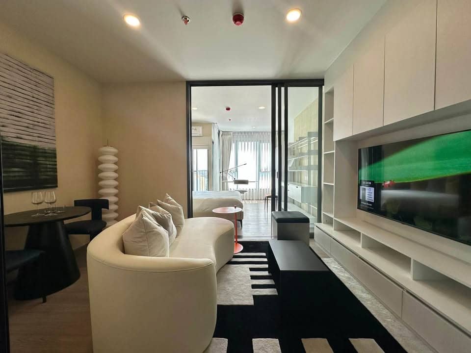 Aspire Sukhumvit-Rama 4, living room published on the PropertyScout card