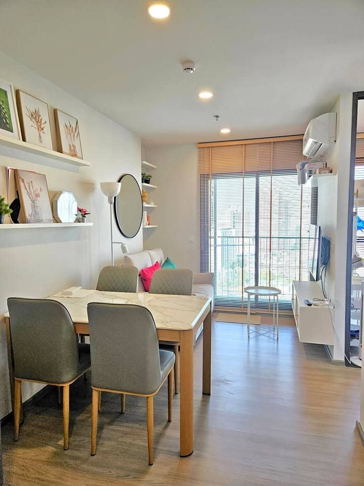 Aspire Sukhumvit-Rama 4, living room published on the PropertyScout card